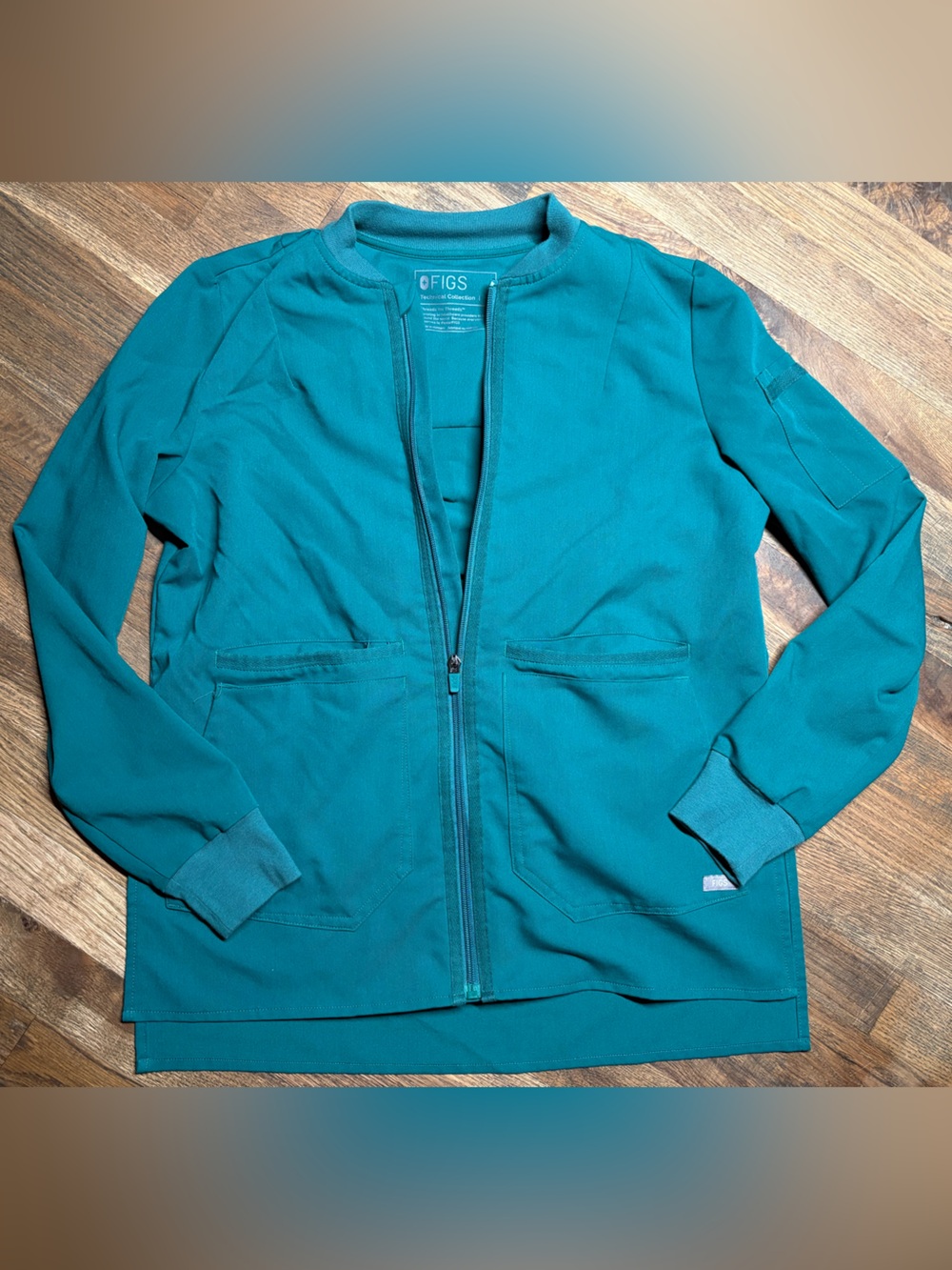 Figs Women’s Mint Green Full-Zip Lightweight Jacket